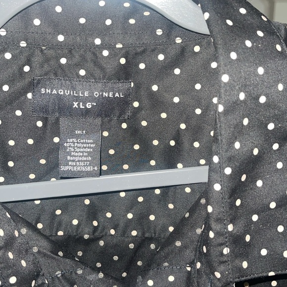 This casual button-down polkadot men shirt brand new, just missing tags - Picture 2 of 3